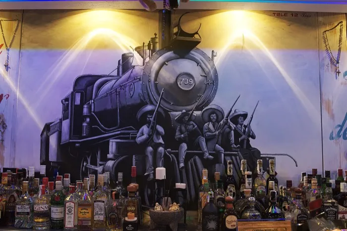 Mural del tren de la Revolución