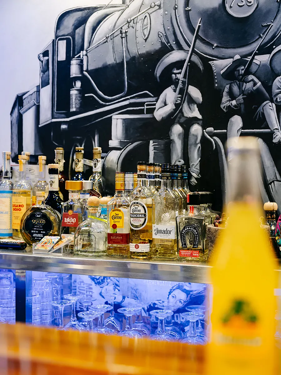 Tequilas y mezcales de Cantina Tapachula