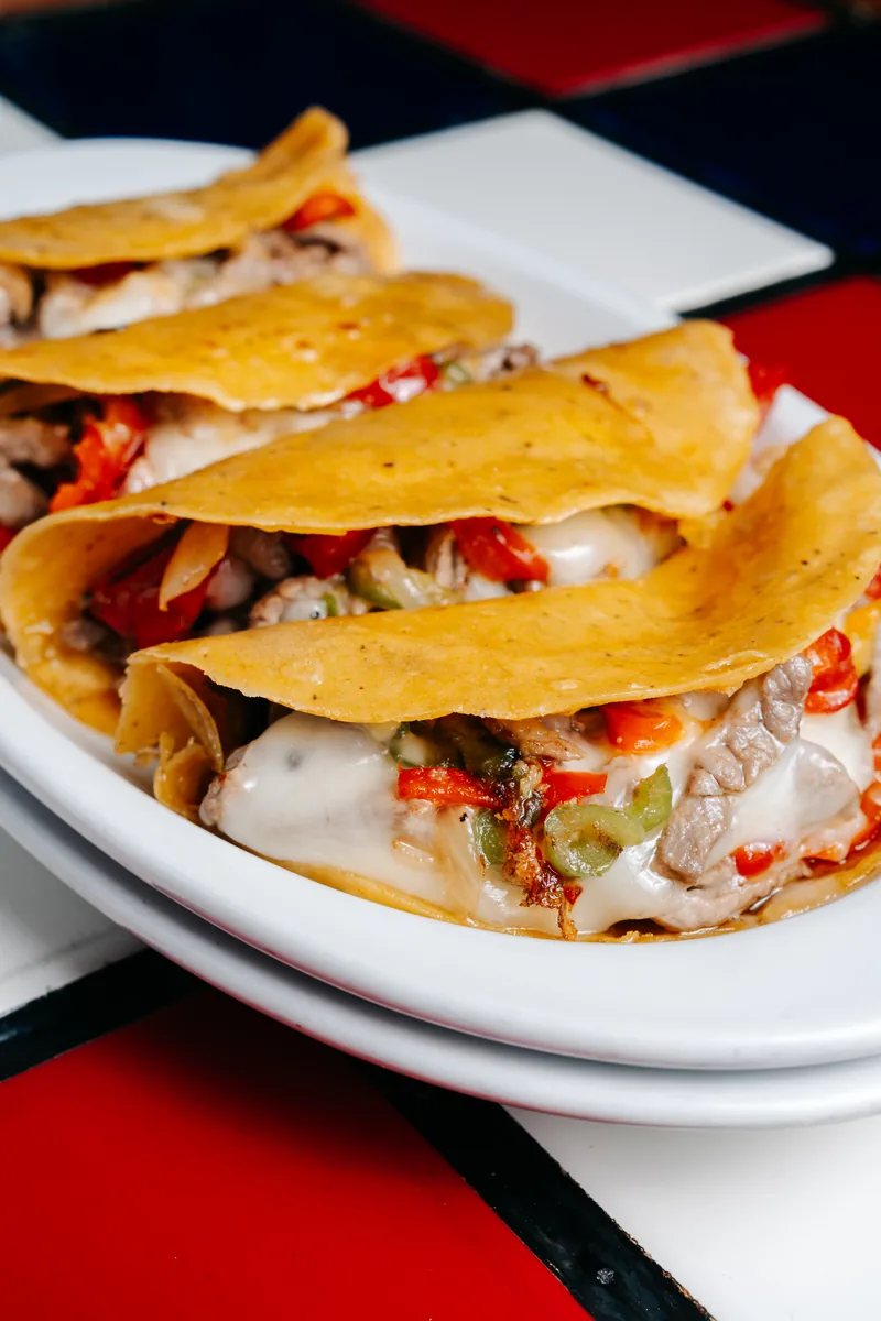 Alambre Chilango con Queso