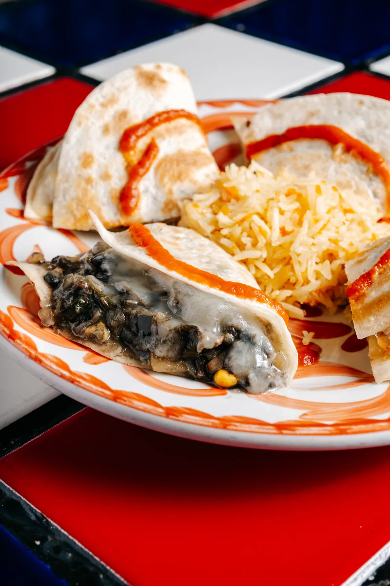 Quesadillas de Huitlacoche y Flor de Calabaza